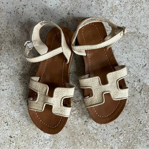 NWOB Steve Madden Little Girls Jharrlow Flat Sandals (1) - Picture 4 of 9